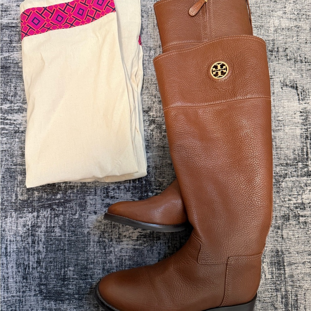 Tory Burch Brown Leather Bag with Gold Logo